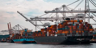 Port equipment rental Qatar - container handlers and marine cranes for Hamad Port